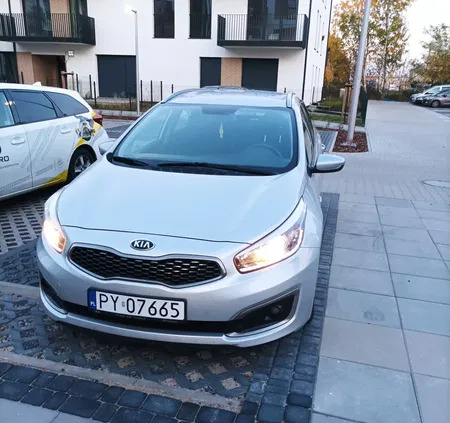 kia poznań Kia Ceed cena 30500 przebieg: 219000, rok produkcji 2017 z Poznań